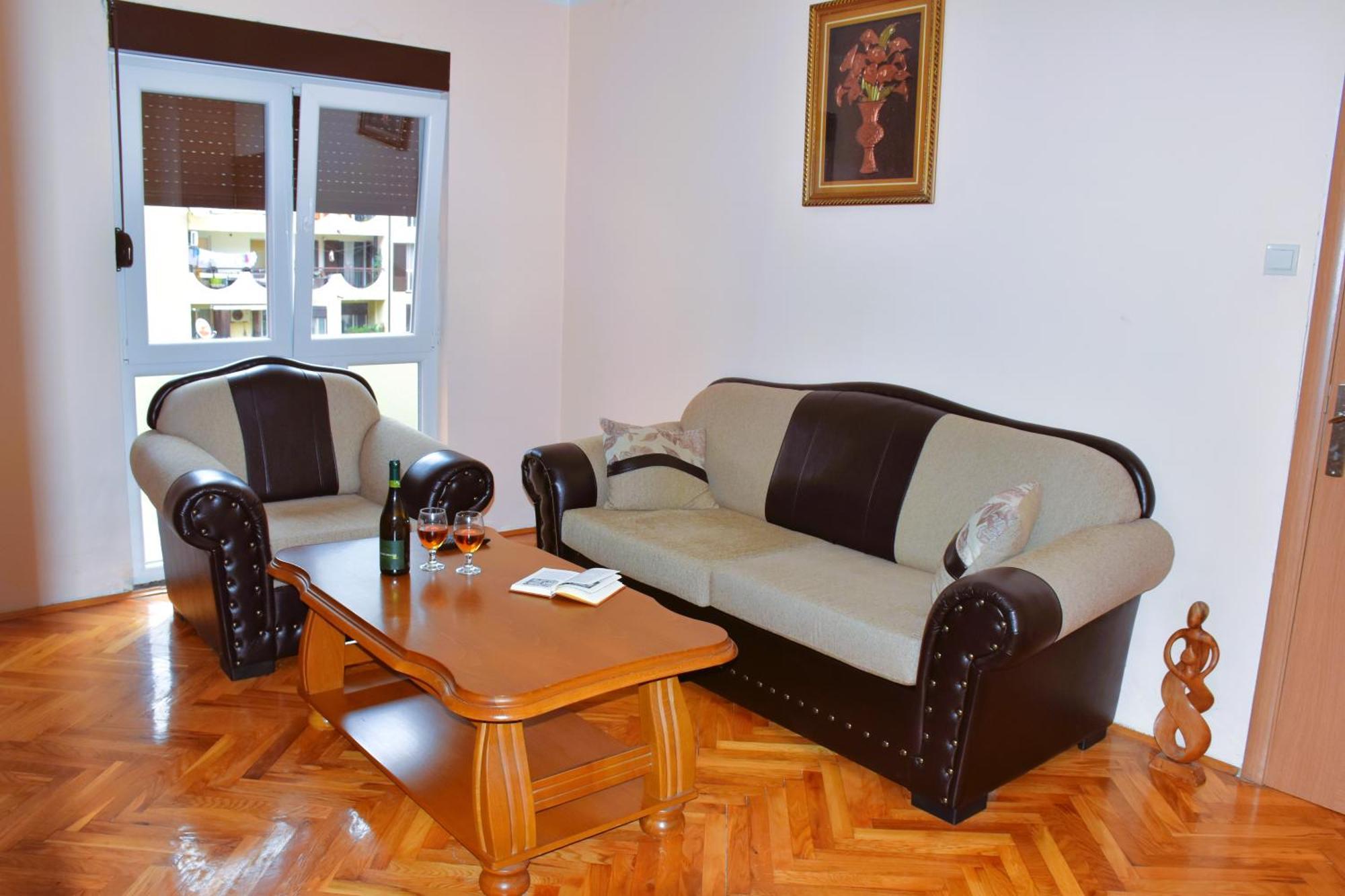 Apartment City View โกตอร์ ภายนอก รูปภาพ