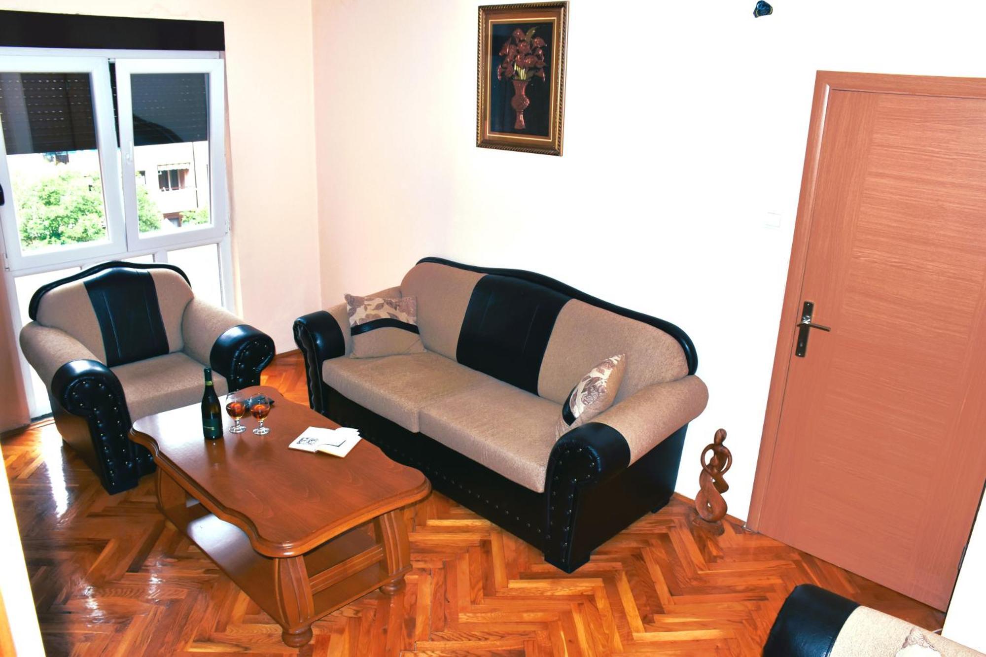 Apartment City View โกตอร์ ภายนอก รูปภาพ
